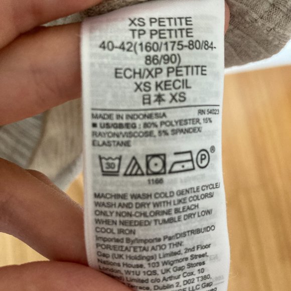 Gap beige top - Picture 3 of 3